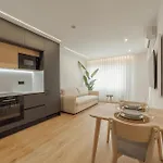 Downtown Premium With Balcony By Vacationy Διαμέρισμα *