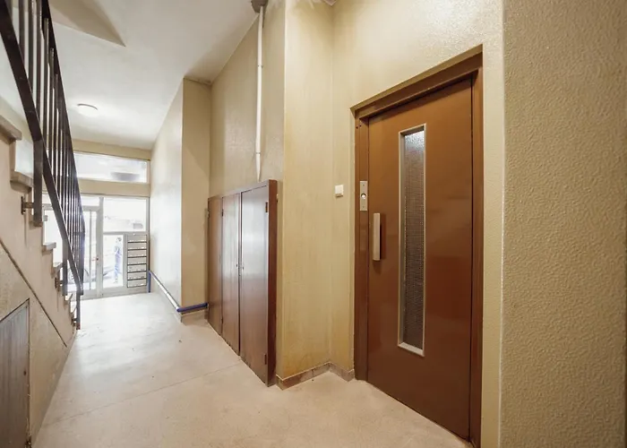 Downtown Premium With Balcony By Vacationy *