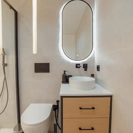 Downtown Premium With Balcony By Vacationy Апартаменты