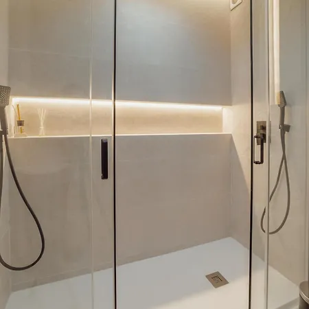 Downtown Premium With Balcony By Vacationy Апартаменты *